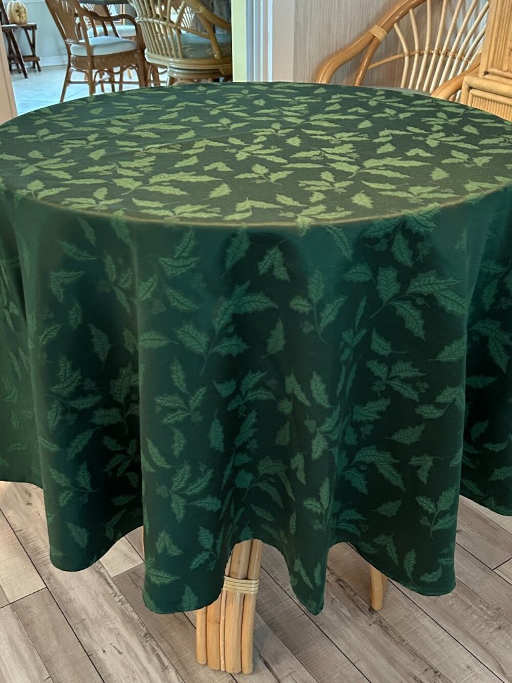 Lenox Emerald Green Holly Damask Tablecloth 70" Round
